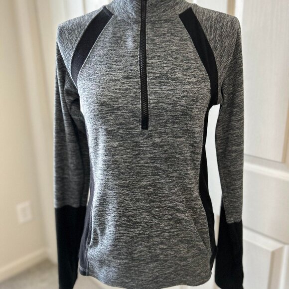 Women's Long-Sleeve Form-Fitting Athletic Top with Half Zip on the Front - Picture 8 of 8